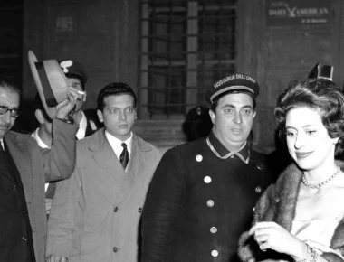 Πριγκίπισσα Μαργαρίτα: Η αδερφή της βασίλισσας Ελισάβετ που κάπνιζε φανατικά και προκαλούσε με τη συμπεριφορά της (φωτό)